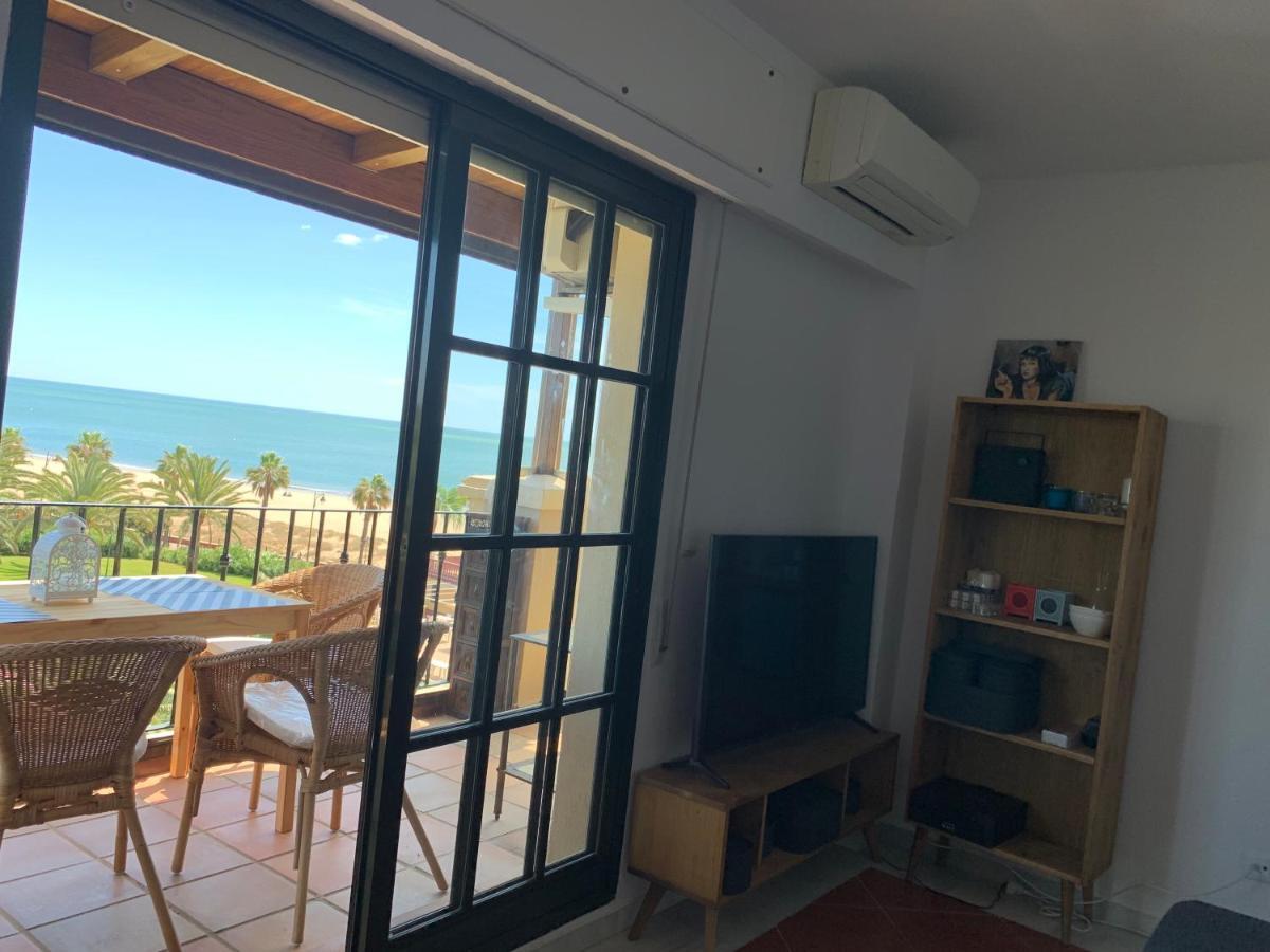 Mirando Al Mar. Primera Linea De Playa Isla Canela Exterior photo